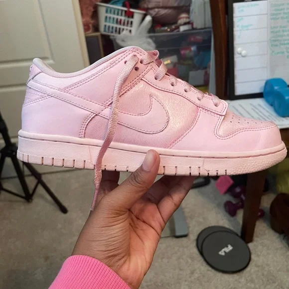 Nike Pink Prism Worn only a couple of times and box damaged a little 
